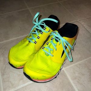 Women’s size 9.5 Altra Superior 4 Trail Shoes